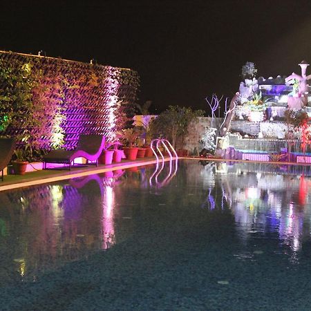 Xenious World Square Hotel กาเซียบัด ภายนอก รูปภาพ