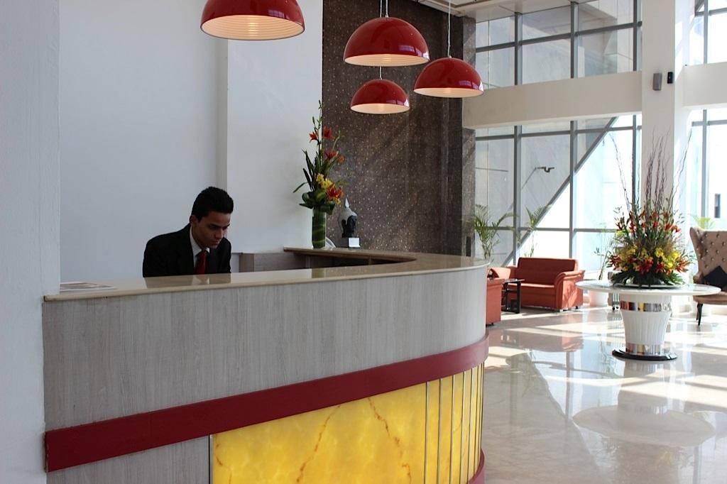 Xenious World Square Hotel กาเซียบัด ภายนอก รูปภาพ