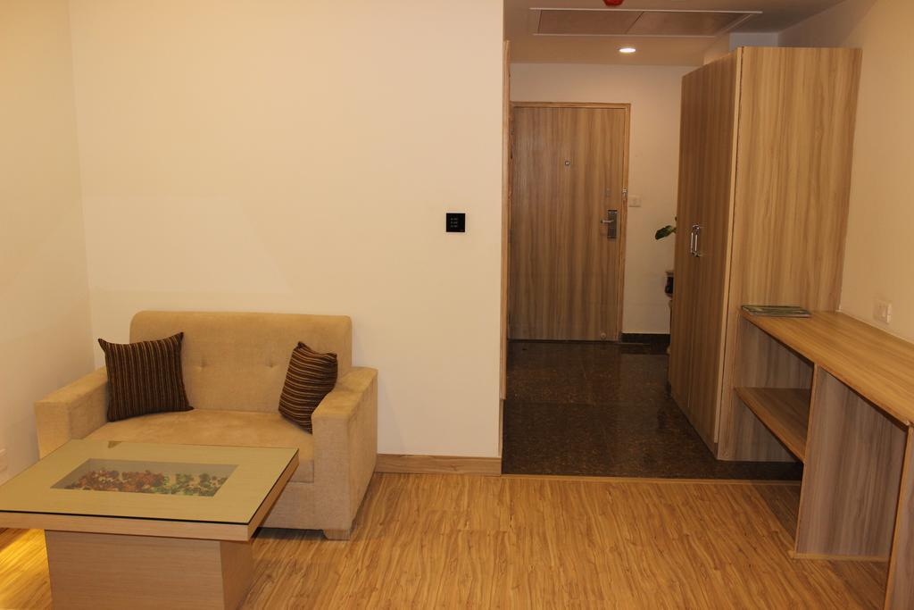 Xenious World Square Hotel กาเซียบัด ภายนอก รูปภาพ